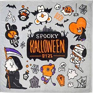 BTS BT21 Authentic Halloween Flannel Blanket – Super Soft & Spooky Cute! 🎃🖤